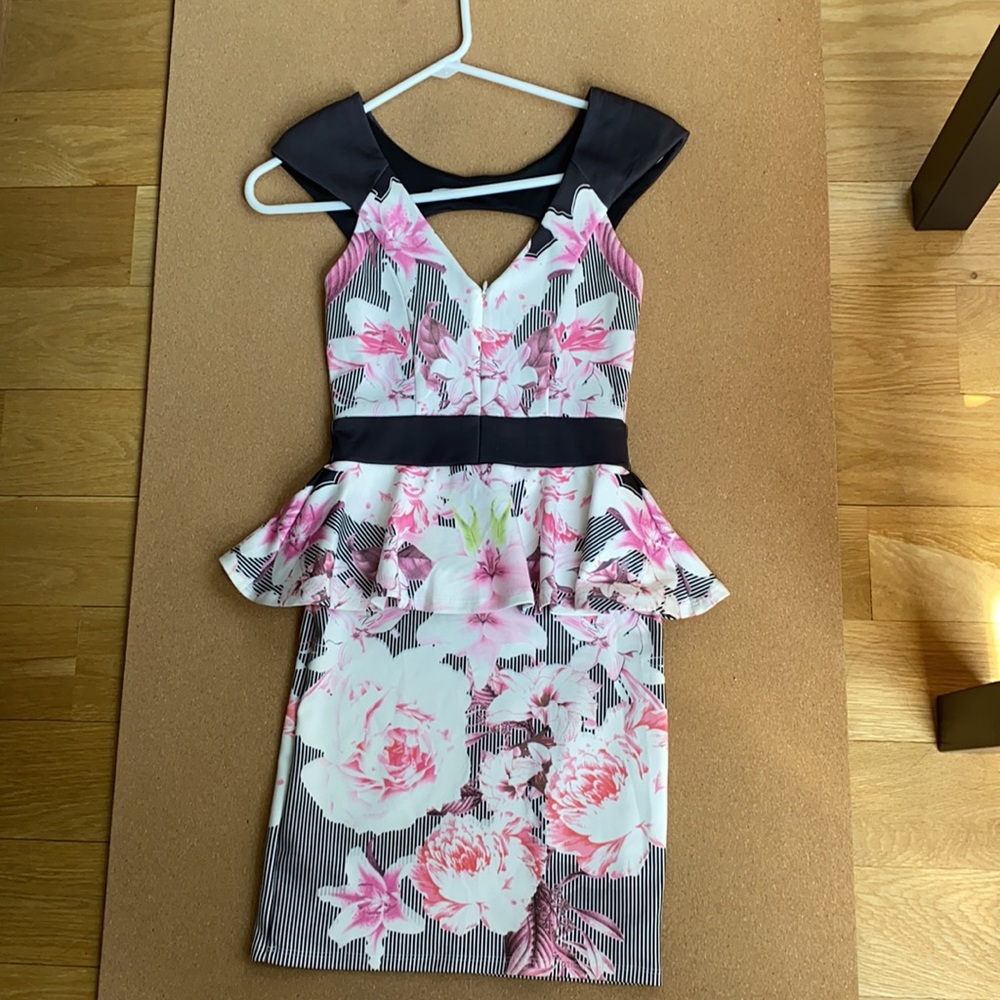 Dress - Picture 4 of 4